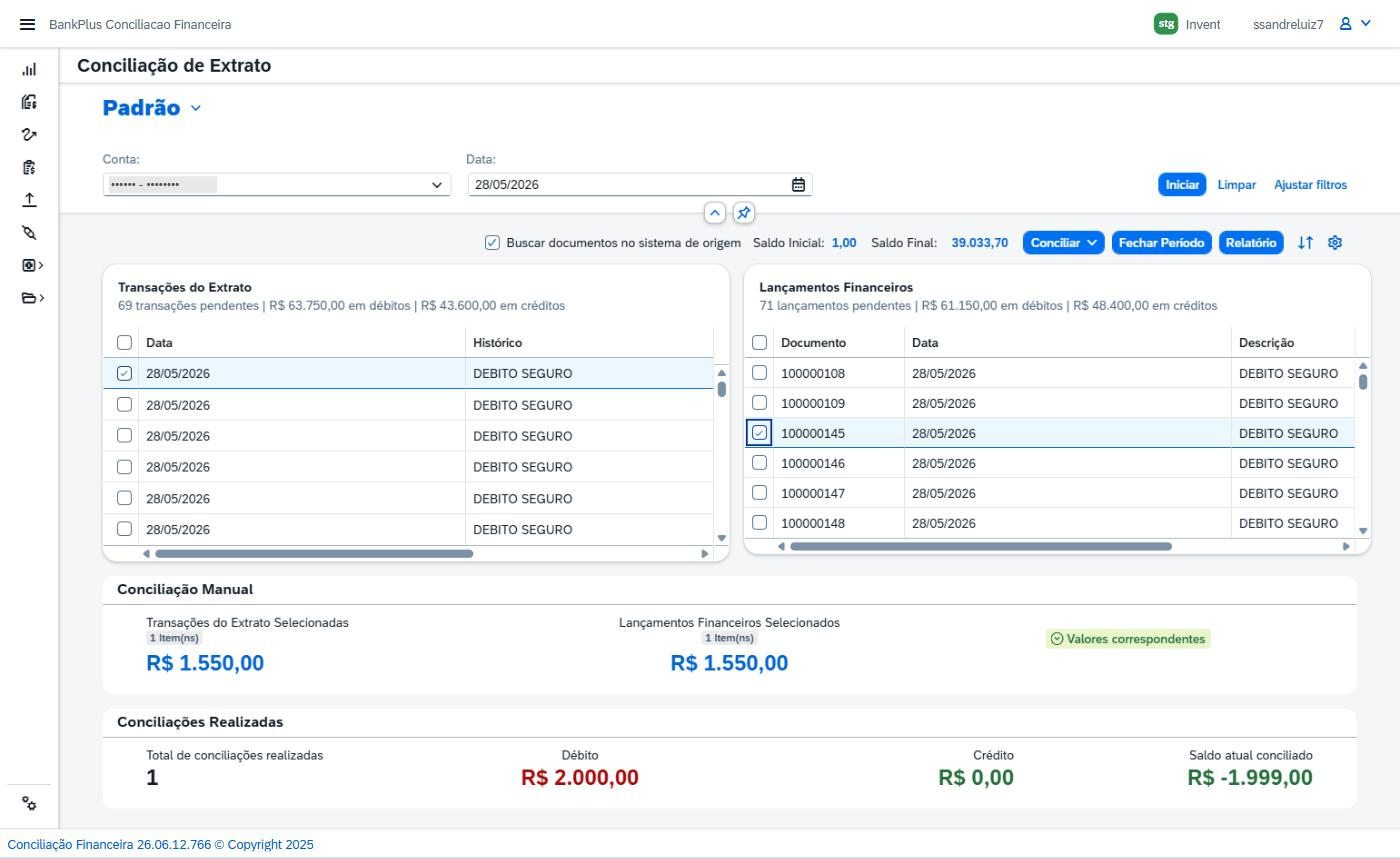 Tela Conciliação de Extrato com uma transação do extrato e um lançamento financeiro selecionados e a seção Conciliação Manual indicando valores correspondentes.